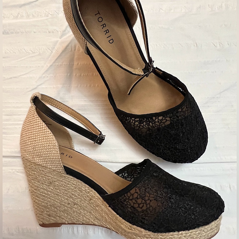 NWT Torrid Size 12W Black Mesh/Lace Espadrille Wedges